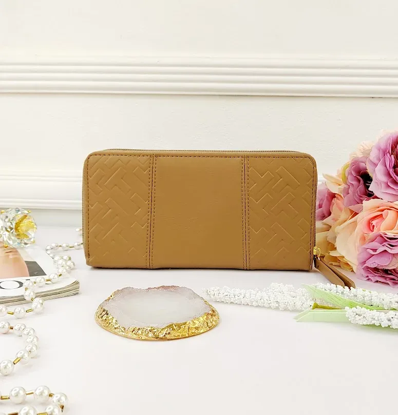 Cartera Tommy Hilfiger para dama beige
