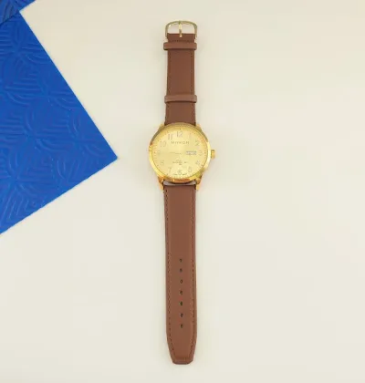 Reloj MIYKON para caballero color café oscuro