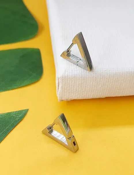 Par de aretes de acero inoxidable para dama diseño triangulo