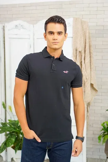 Camiseta Hollister para caballero color negro