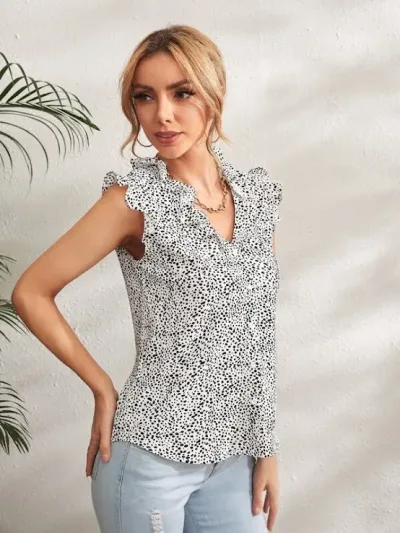 Blusa para dama color blanco de lunares