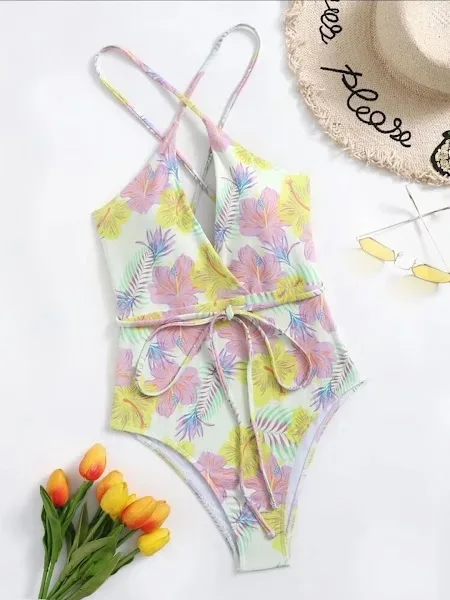 Vestido de baño para dama con diseños tropicales