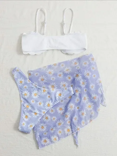 Vestido de baño para dama color blanco con diseño floral