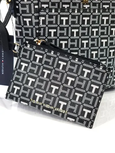 Bolso Tommy Hilfiger para dama color negro