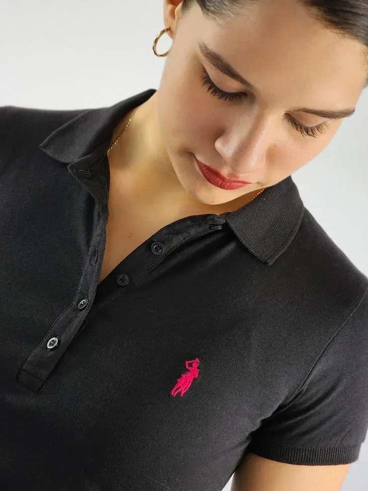 Camiseta Polo Cambrige Club para dama color negro