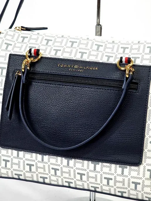 Bolso Tommy Hilfiger para dama color blanco