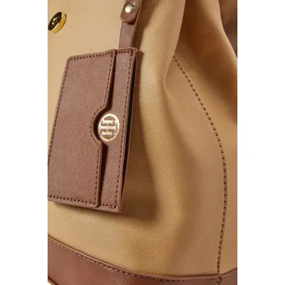 Mochila Tommy Hilfiger para dama color café