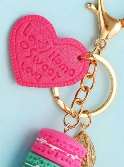 Lavero diseño de galleta y corazón multicolor