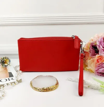 Cartera Tommy Hilfiger para dama color rojo