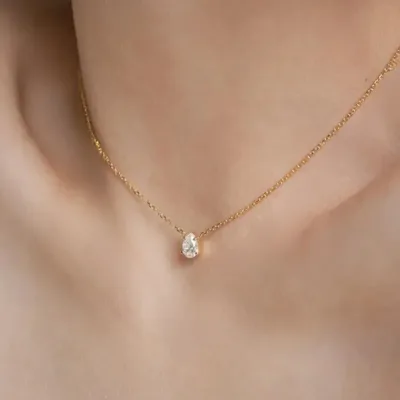 Collar de acero de Titanio para dama color dorado