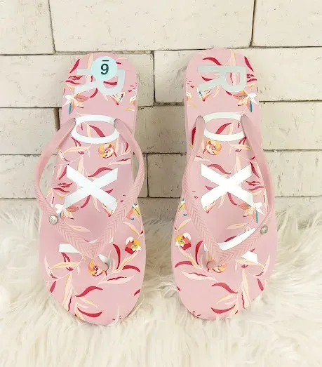 Sandalias Roxy para dama color rosado con estampado floral