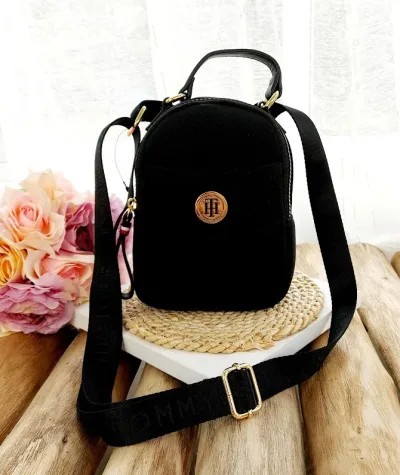 Bolso Tommy Hilfiger para dama color negro