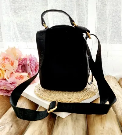 Bolso Tommy Hilfiger para dama color negro