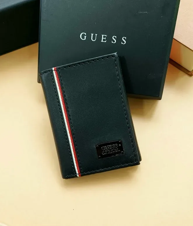 Billetera Guess para caballero color negro
