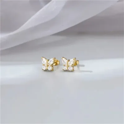 Aretes con diseño de mariposa de acero de titanio