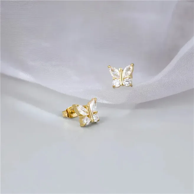 Aretes con diseño de mariposa de acero de titanio