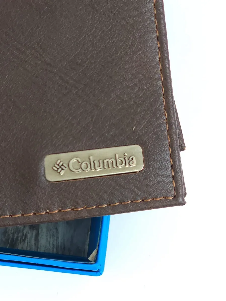 Billetera Columbia color café oscuro