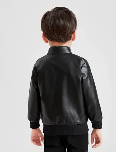 Jacket de cuerina para niño, color negro.