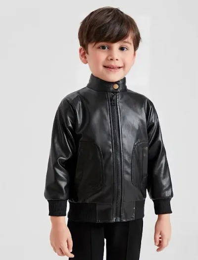 Jacket de cuerina para niño, color negro.