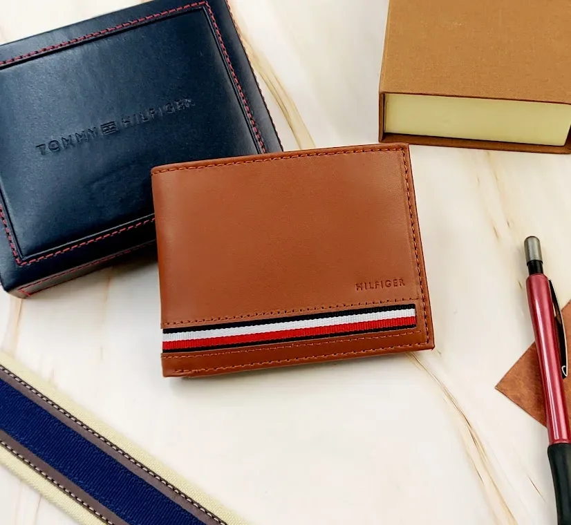 Billetera Tommy Hilfiger color café