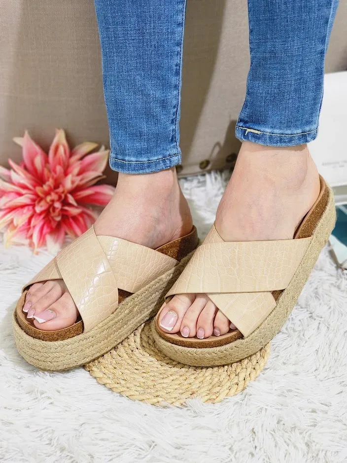 Sandalias Coral para dama color Beige NILA SAND TEX