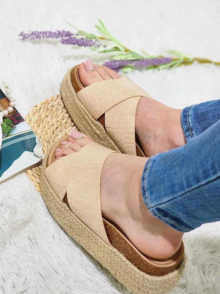 Sandalias Coral para dama color Beige NILA SAND TEX