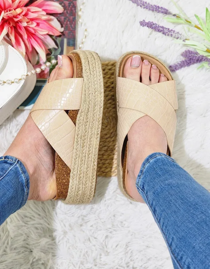 Sandalias Coral para dama color Beige NILA SAND TEX
