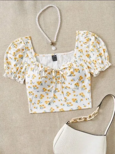 Crop Top blanco floreado