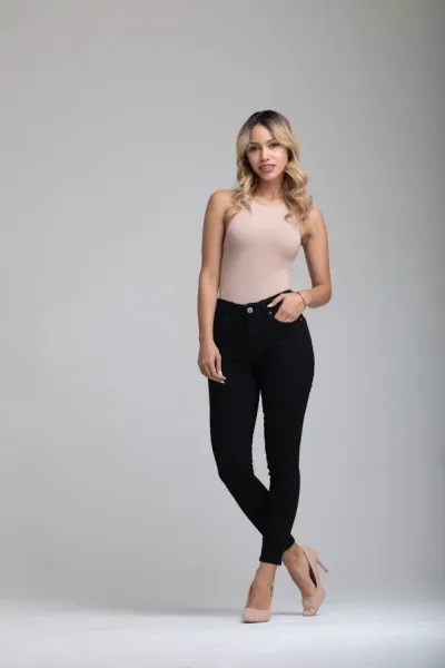 Jeans Hummer para dama High Rise color negro 190