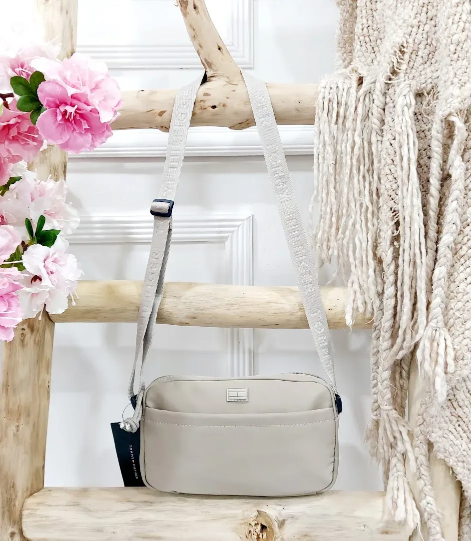 Bolso Tommy Hilfiger para dama color beige