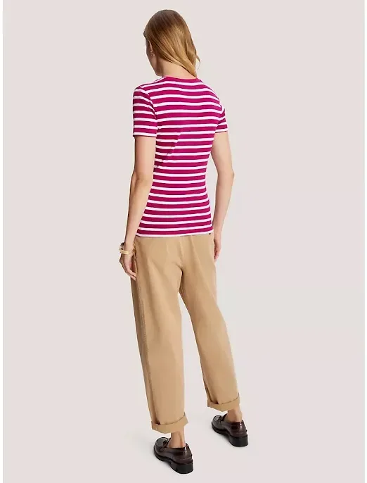 Camiseta Tommy Hilfiger diseño a rayas fucsia y blanco