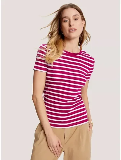 Camiseta Tommy Hilfiger diseño a rayas fucsia y blanco