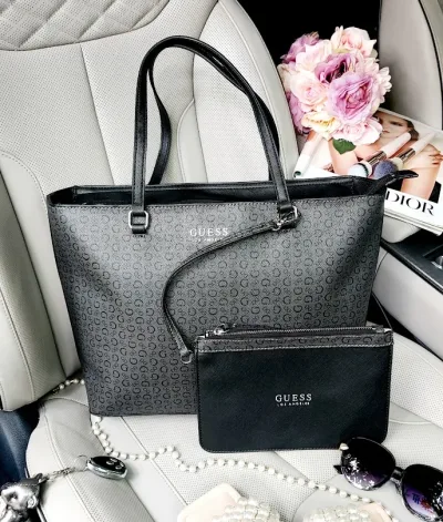 Bolso Guess para dama color gris
