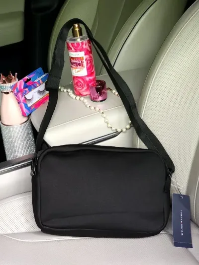 Bolso Tommy Hilfiger para dama color negro