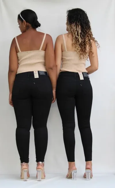 Jean Levis para dama 711-0049 Skinny color negro