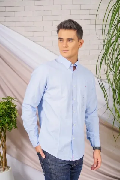 Camisa Tommy Hilfiger para caballero color celeste