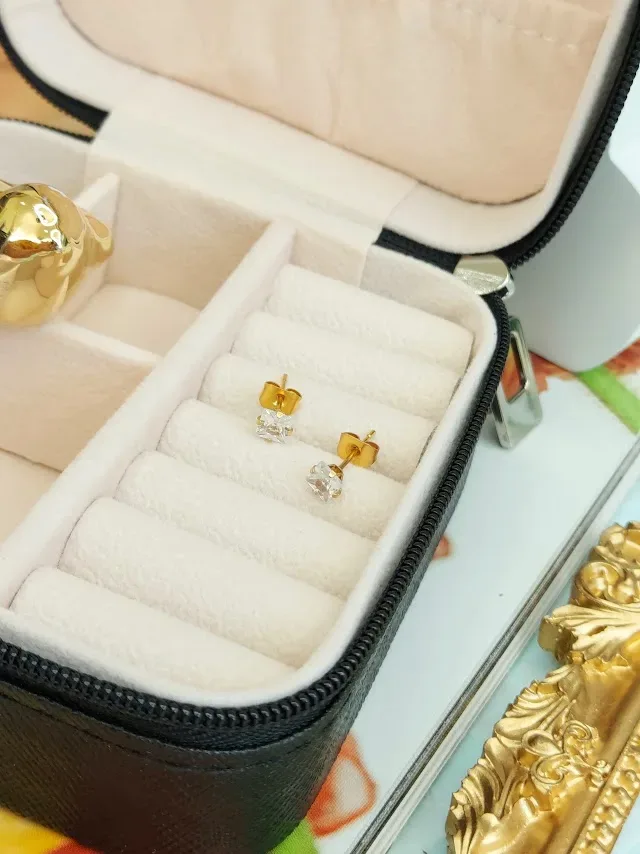 Par de aretes de acero inoxidable para dama