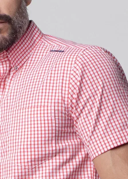 Camiseta Hummer para caballero diseño a cuadros rojos y blancos