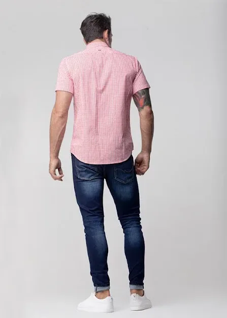 Camiseta Hummer para caballero diseño a cuadros rojos y blancos