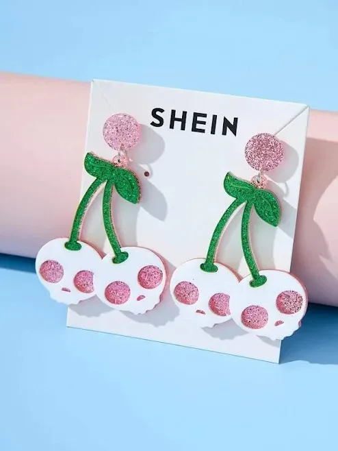 Aretes con diseño de calabera y cereza de fantasía