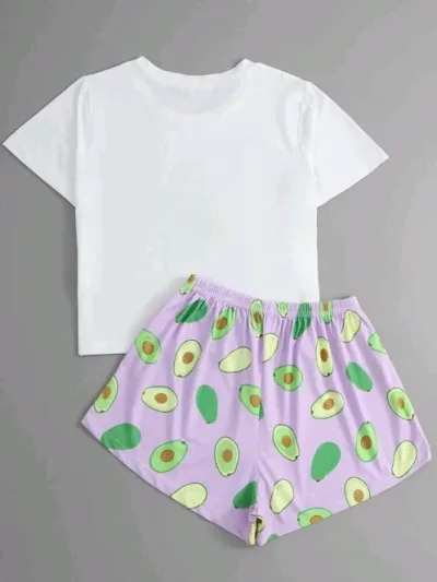 Pijama para dama color blanco con estampado de aguacates