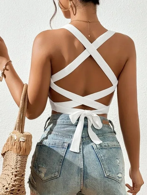 Crop top tejido para dama color blanco con tira cruzada de espalda abierta con cordón