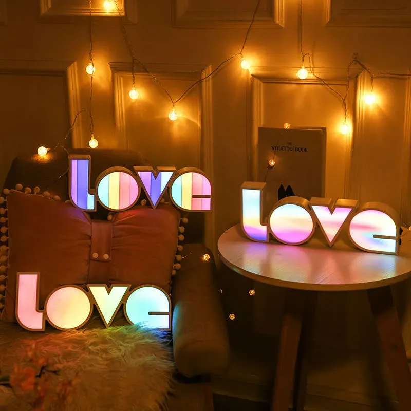 Lámpara de letras LOVE multicolor USB
