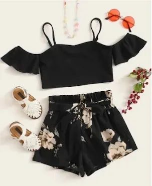 Conjunto para niña color negro con estampado floral