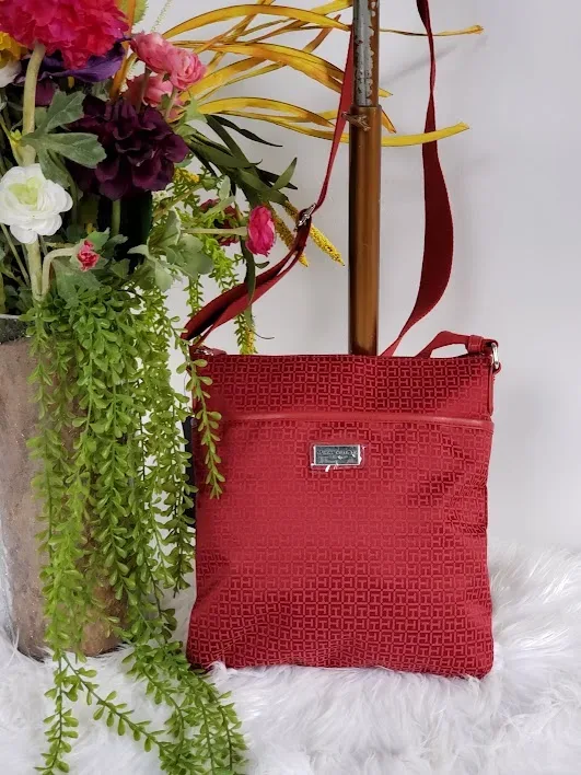 Bolso Tommy Hilfiger para dama color rojo