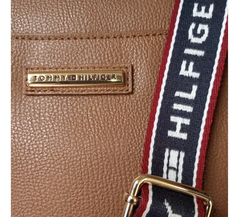 Bolso Tommy Hilfiger para dama color cafe