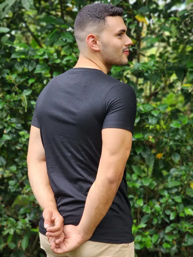 Camiseta Estivaneli para caballero color negro