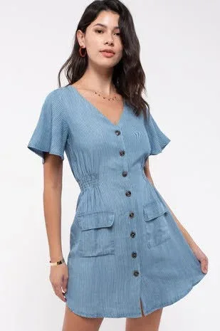 Vestido para dama color celeste con diseño a rayas