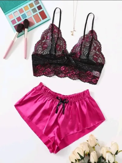 Pijama de satín color fucsia para dama