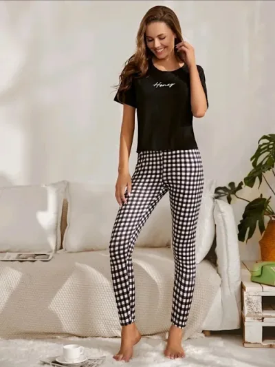 Pijama para dama color negro con estampado de cuadros